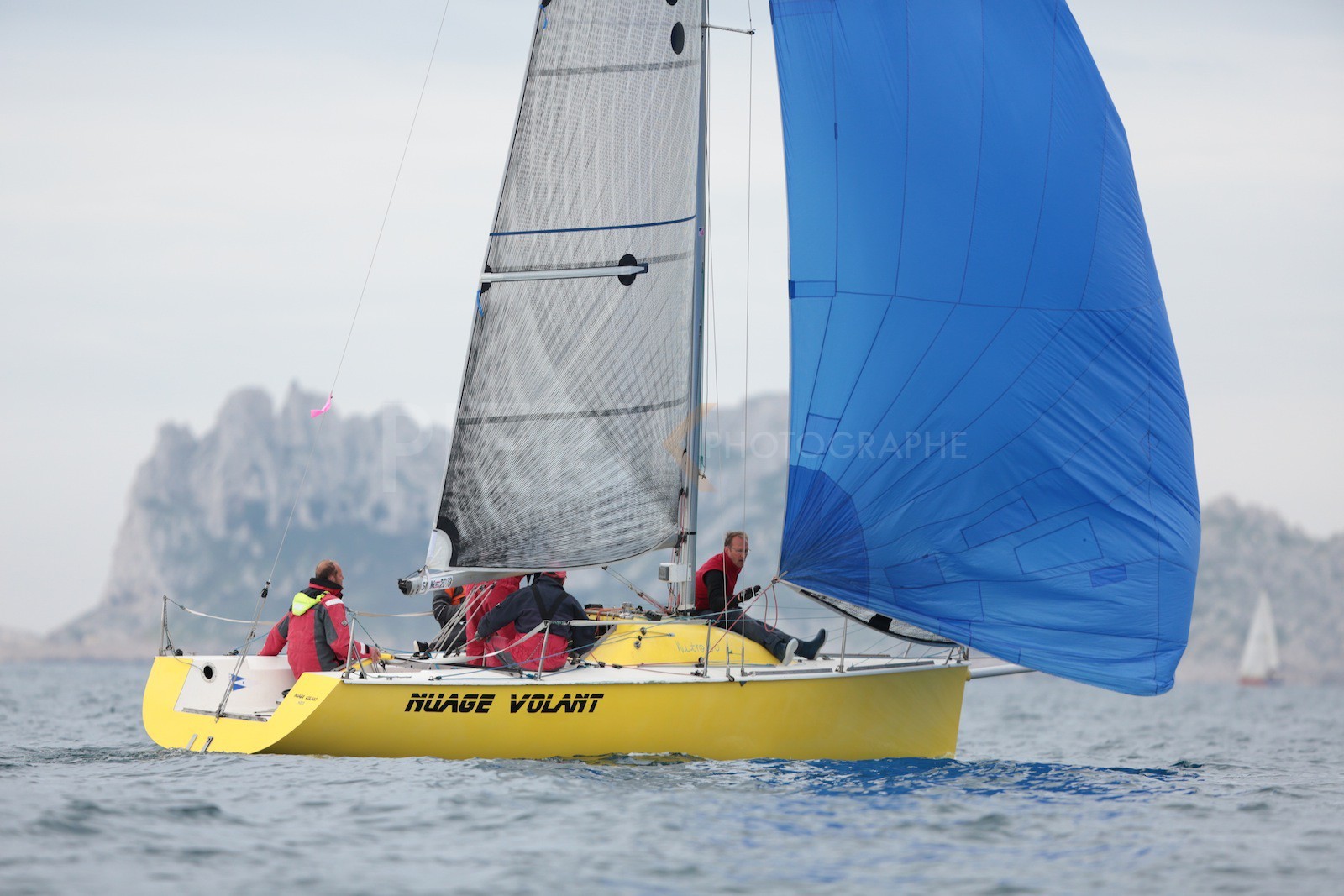 Nuage Volant dans le petit temps...