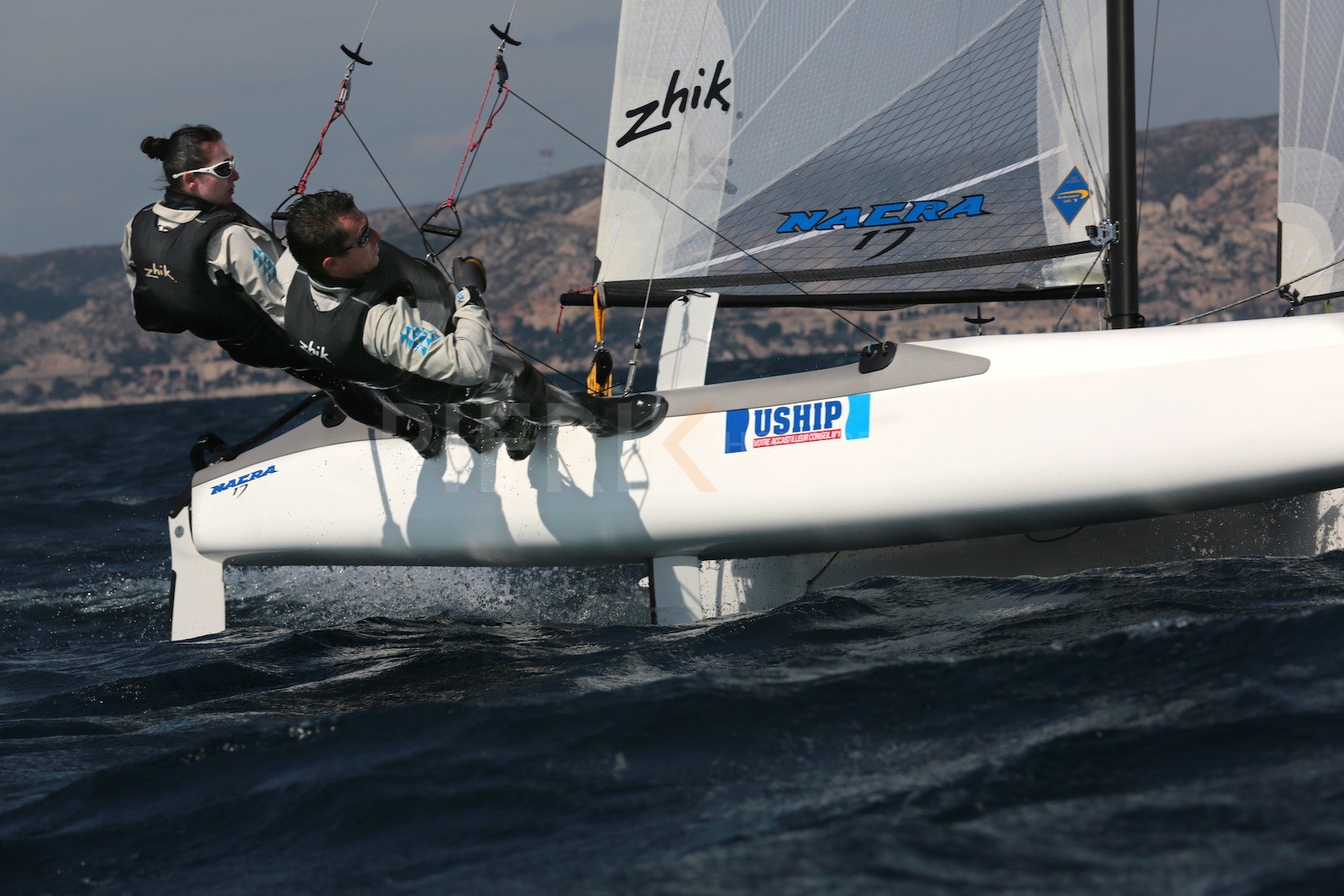 Ingrid Petitjean et Olivier Backes lors du baptême de leur Nacra 17 à la SNM. En route pour les JO de Rio
