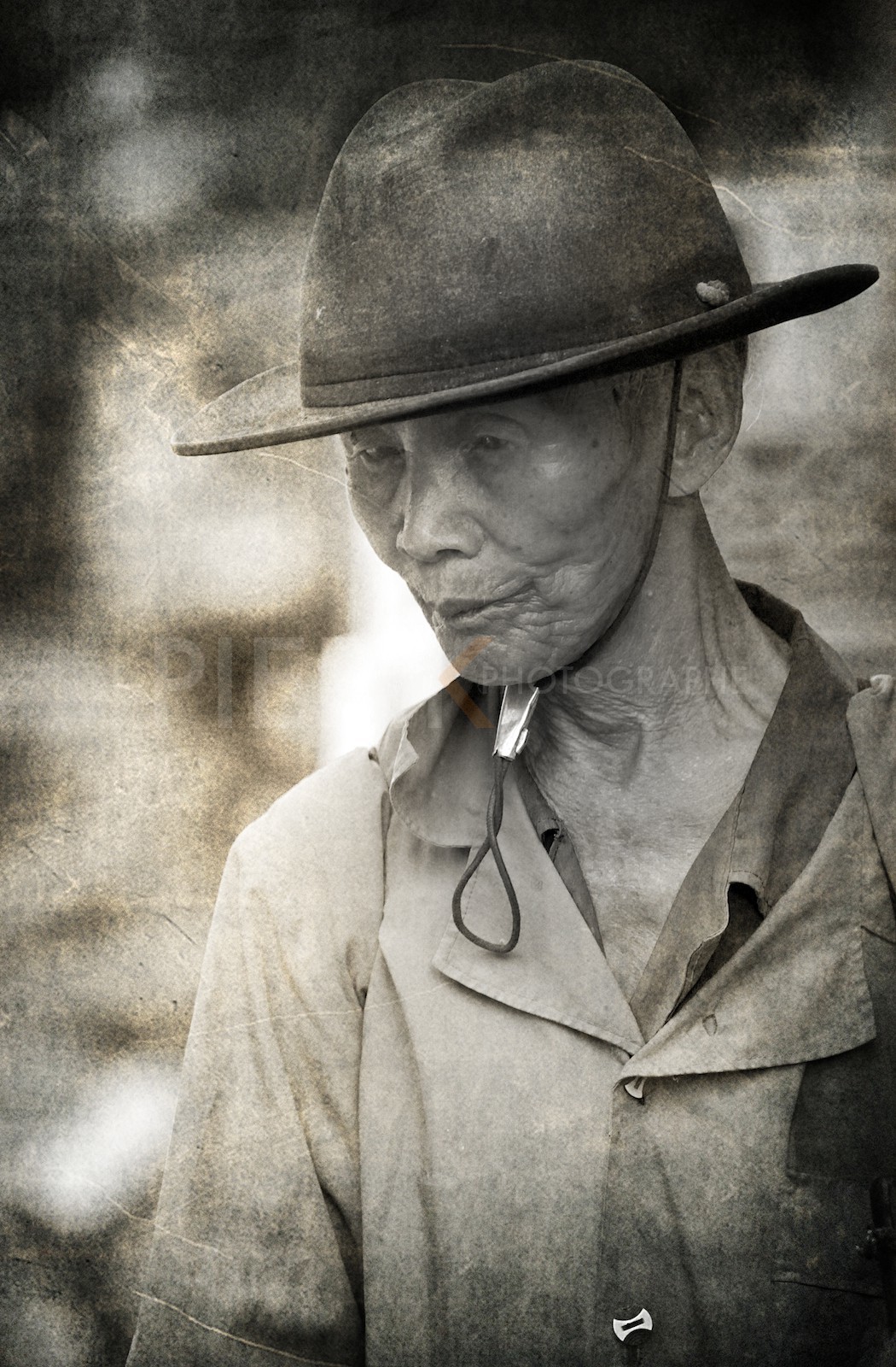 Vieil homme au chapeau