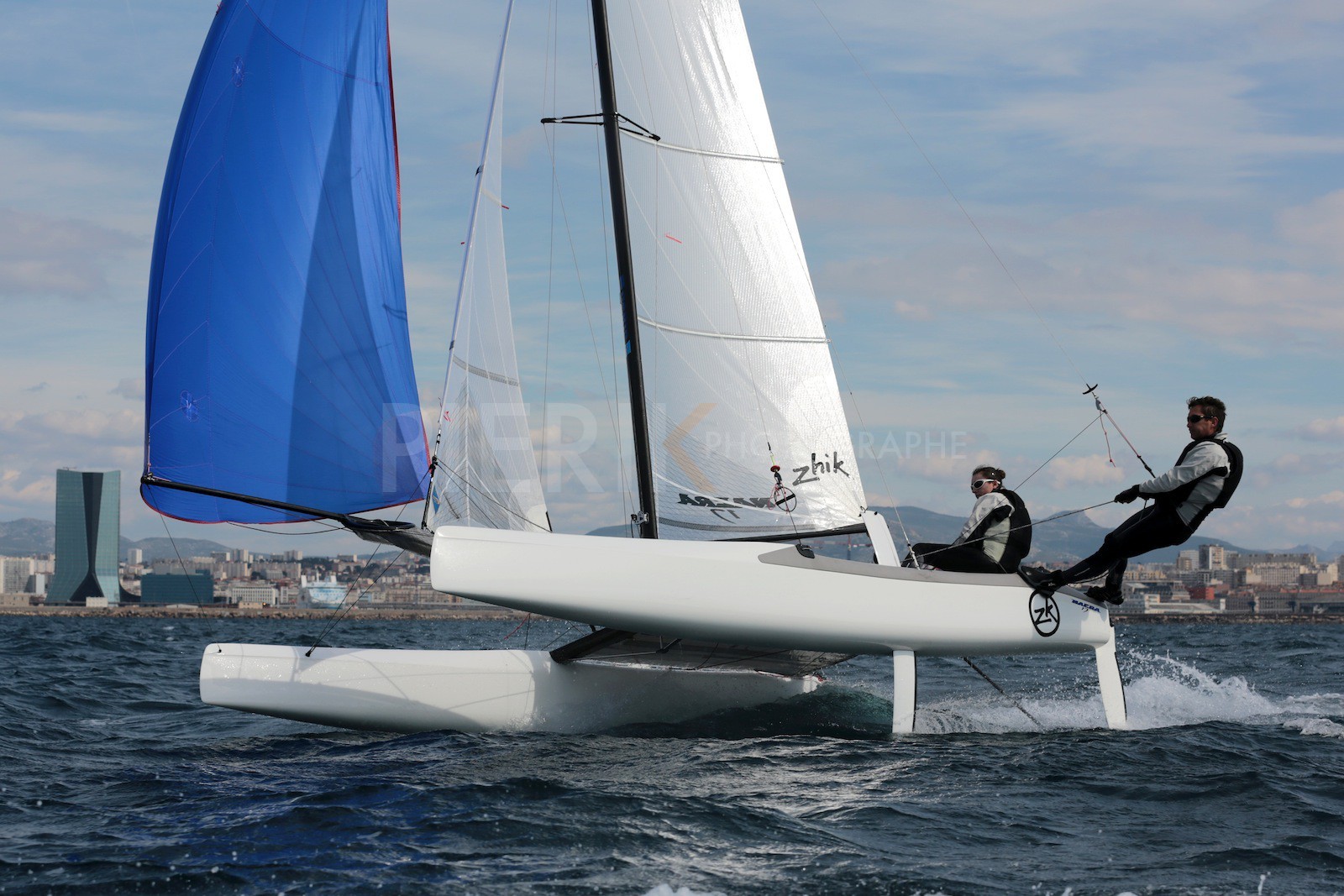 Ingrid Petitjean et Olivier Backes lors du baptême de leur Nacra 17 à la SNM. En route pour les JO de Rio
