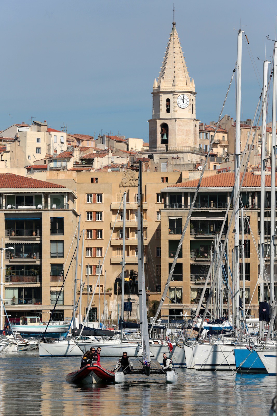 Ingrid Petitjean et Olivier Backes lors du baptême de leur Nacra 17 à la SNM. En route pour les JO de Rio